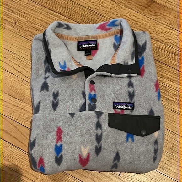 Patagonia Women's Lightweight Synchilla® Snap-T® Pullover-Wish Tails Big - Picture 3 of 17